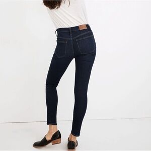Madewell 9”Mid-Rise Skinny Jeans in Orland Wash Size 28